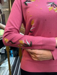 Pull en maille pour femme avec broderie florale, rose - 31944 | REEL TRİKO - Thumbnail