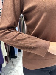 Jersey de punto para mujer con cuello en V, color marrón, venta al por mayor - 32609 | REEL TRİKO - Thumbnail