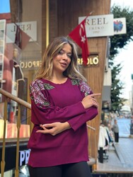 Toptan Kadın Triko Kazak Omuz Çiçek İşlemeli Fuşya - 31511 | REEL TRİKO - Thumbnail