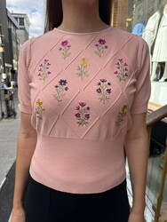 Wholesale Women's Knitted Sweater Colorful Floral Embroidery Salmon - 32567 | REEL TRİKO - Thumbnail