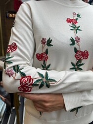 Wholesale Women's Knit Sweater Floral Embroidery - Ecru - 16285 | REEL TRİKO - Thumbnail