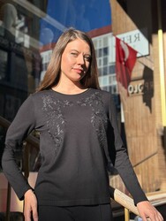 Wholesale Women's Knit Sweater Embroidered - Black - 31946 | REEL TRİKO - Thumbnail