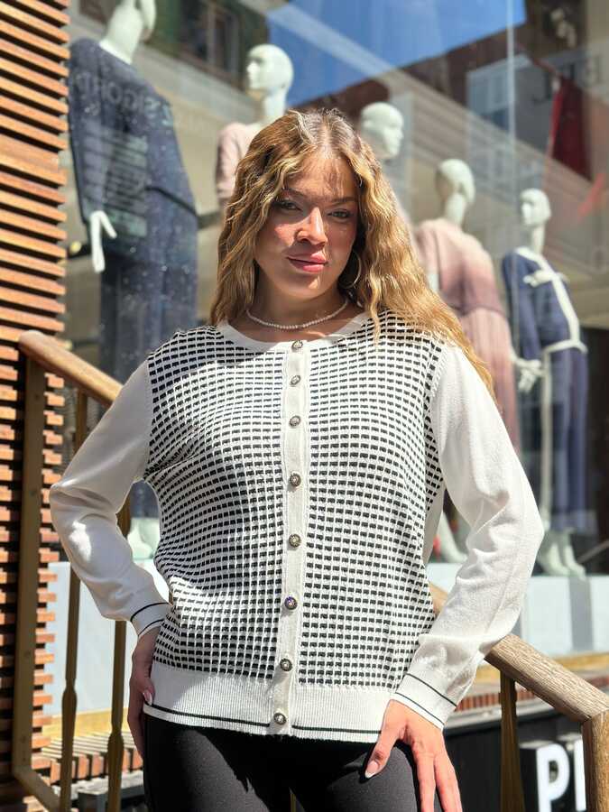 Wholesale Women's Button-Up Knit Cardigan – Ecru & Black – 31913 | REEL TRİKO