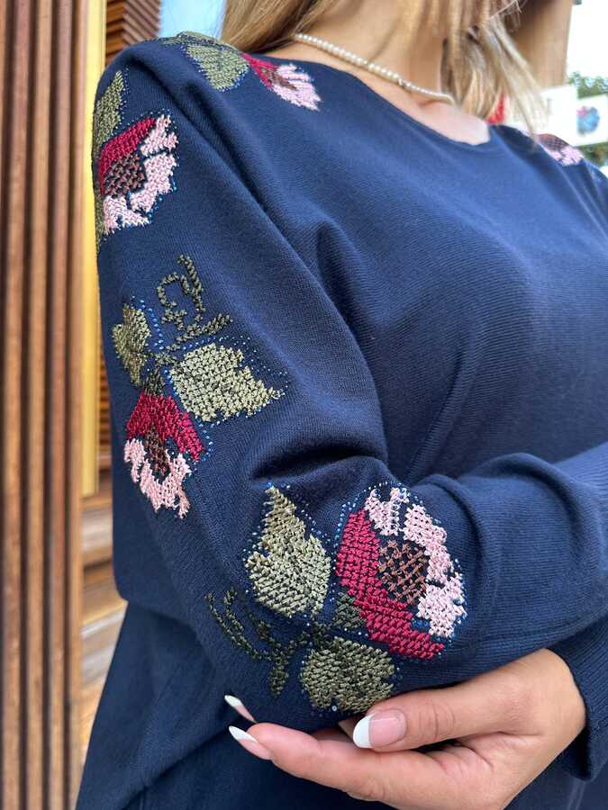 Wholesale Women's Knitted Sweater Floral Embroidery, Navy Blue - 32393 | REEL TRİKO - 3